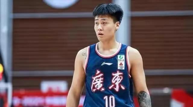 迈开腿让我亲亲你的小坤坤